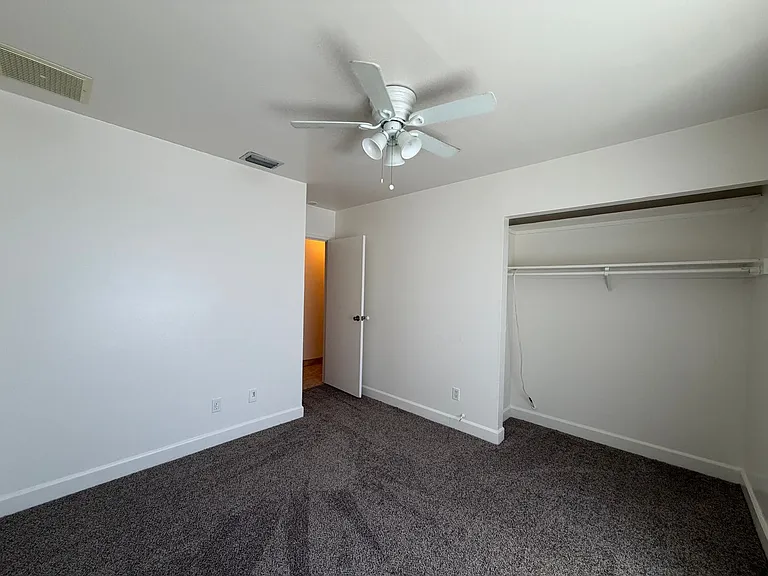 424 Oakmont Dr — Photo 34