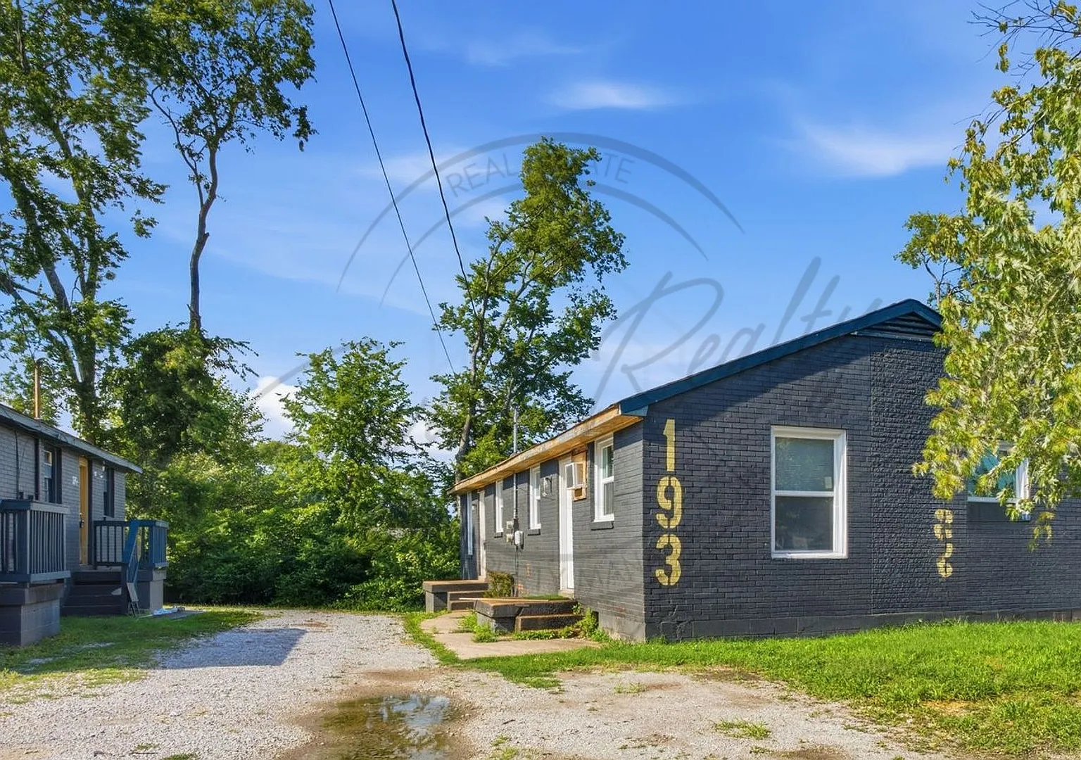 Two Bedroom Duplex in Madison on Special! — Photo 4
