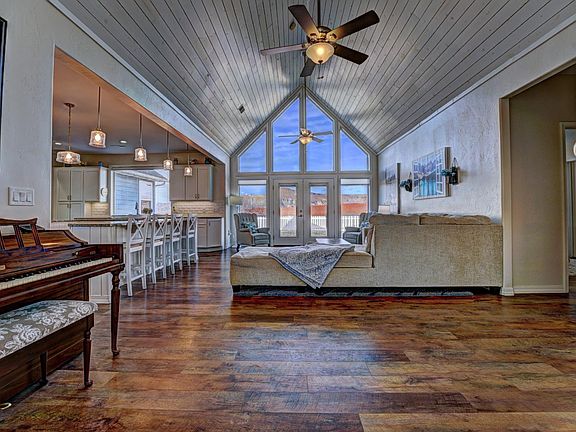 2nd image of 421 35th Rd