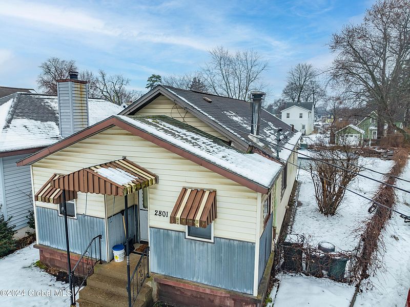 3rd image of 2801 Plunkett Avenue