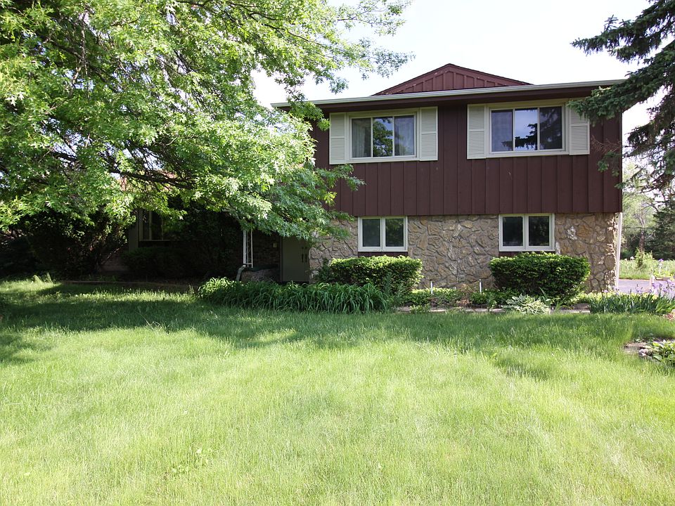 1st image of 22W141 Byron Ave