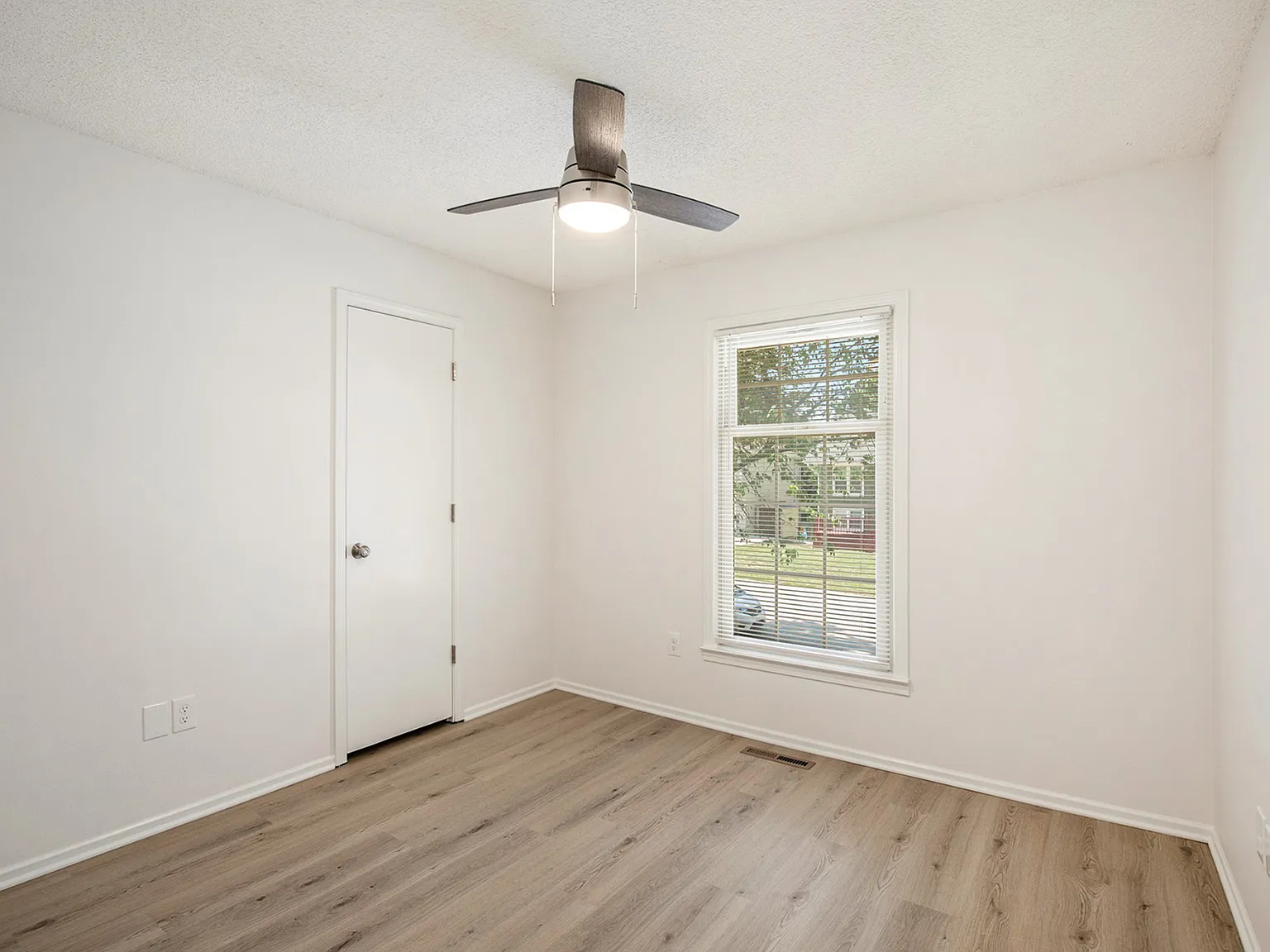 3 bed, 1226 sqft, $2,250 — Photo 4