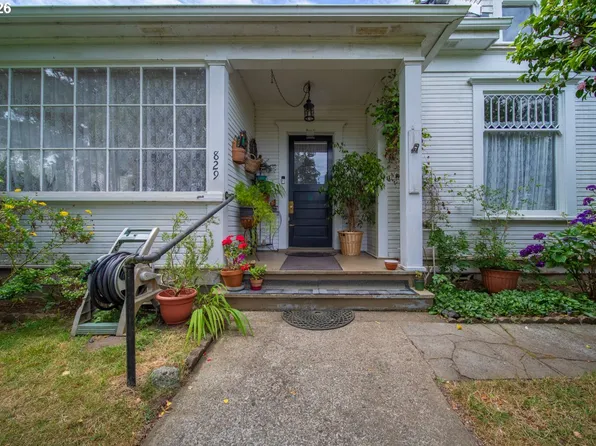 829 Florida St, North Bend, OR 97459