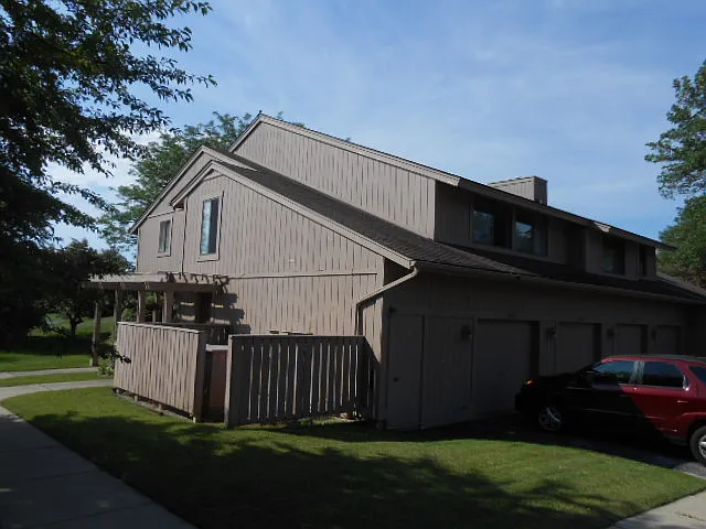 6273 Greenview Pl photo 1