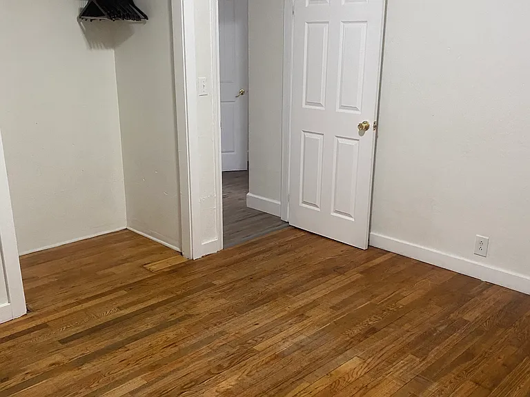 1132 SW Rogue River Ave — Photo 8
