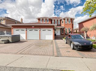 556 Ray Lawson Blvd, Brampton, ON L6Y 4H5
