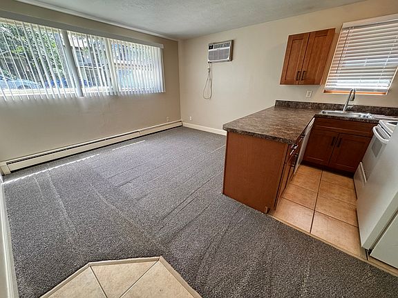 3rd image of 1930 Washington St #1