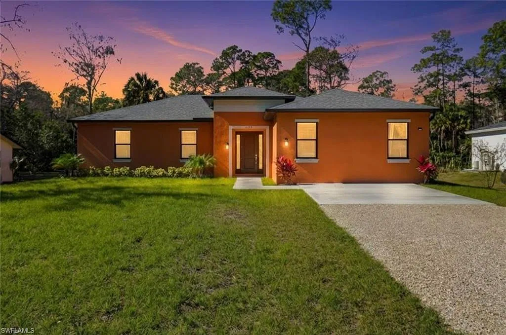 4 bed, 3.0 bath, 1958 sqft, $4,200 — Photo 1