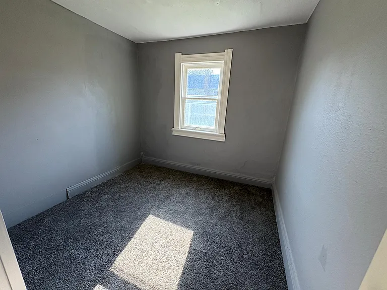 930 Colburn St — Photo 6