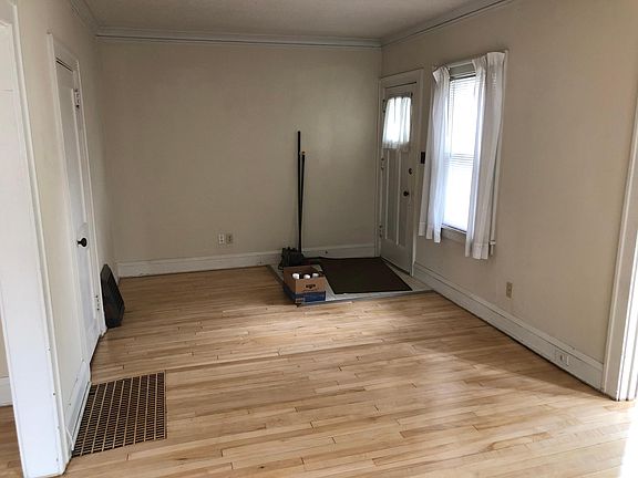 4th image of 2244 Ulysses St NE