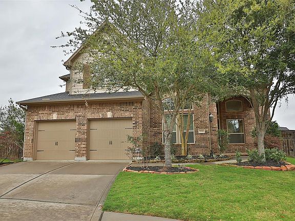 3rd image of 5558 Cedar Elm Ln