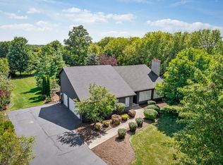 10N521 Manchester Ln, Elgin, IL 60124