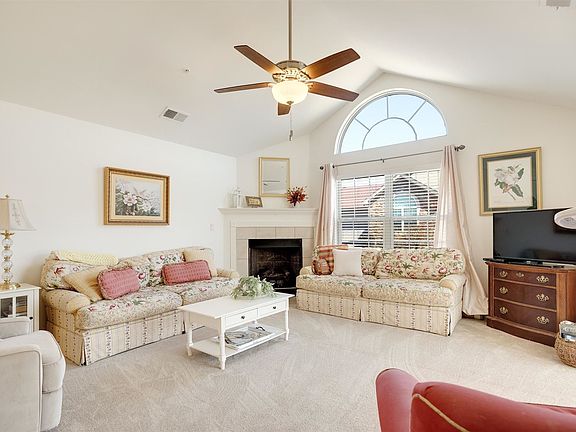 4th image of 1596 W Southfield Cir