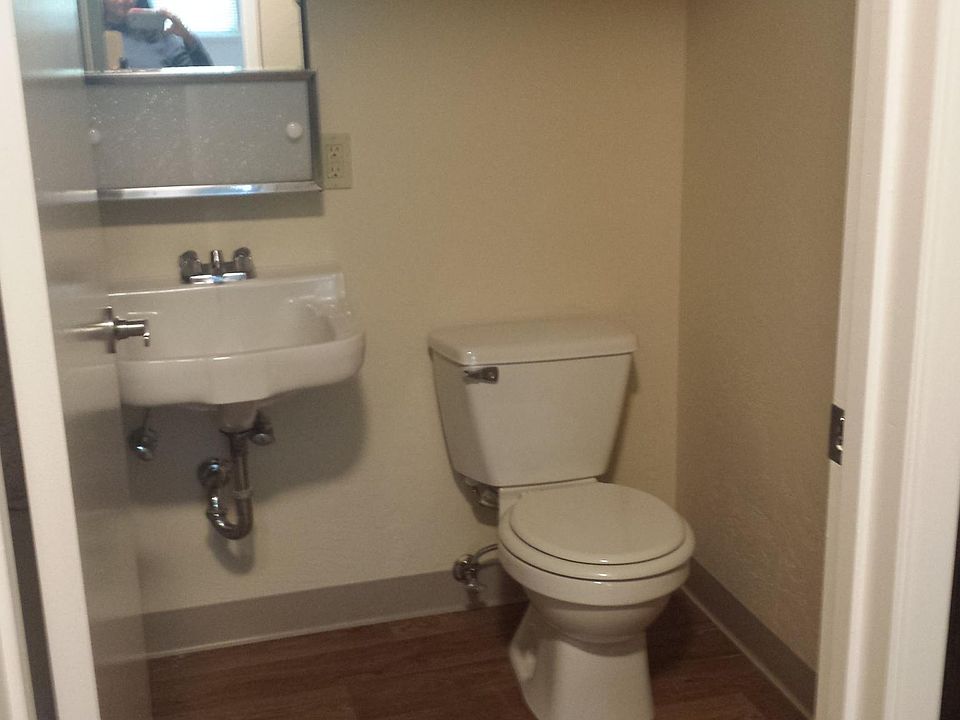2nd image of 1354 Quincy St APT 9