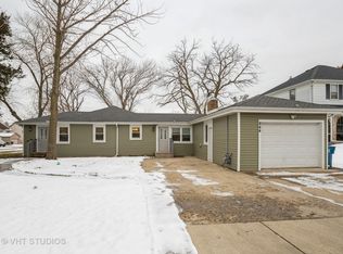 844 S Chatham Ave, Addison, IL 60101