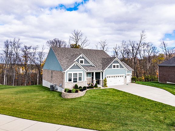2nd image of 1470 Grand Ledge Ct