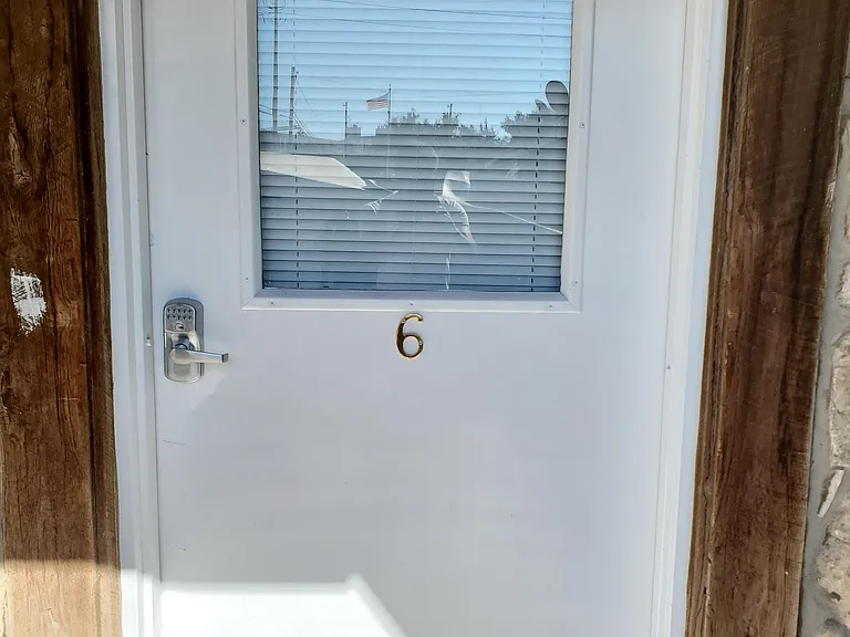 101 E Carson Ave #6 — Photo 1
