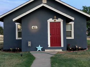 409 W 3rd St, Panhandle, TX 79068