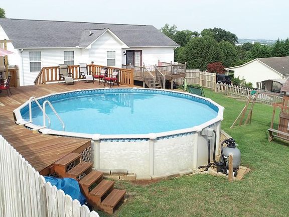2nd image of 1000 Beth Dr