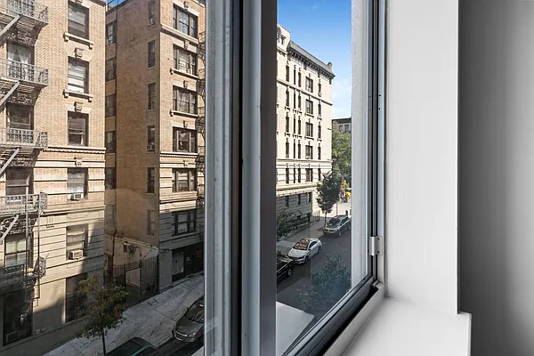 Sold by Compass | media 20