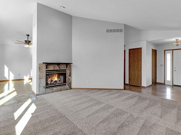 5th image of 1050 W 44th St