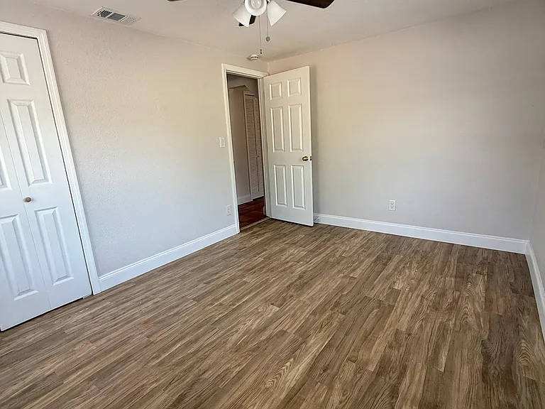127 Debary Dr — Photo 11