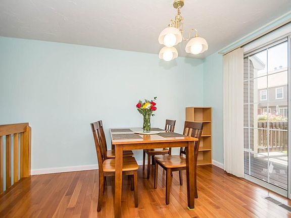 4th image of 45 Heritage Dr #45