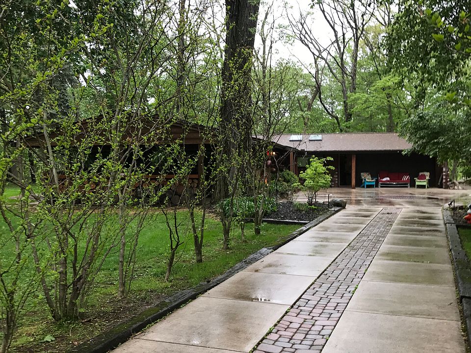 2nd image of 19115 Golf View Dr