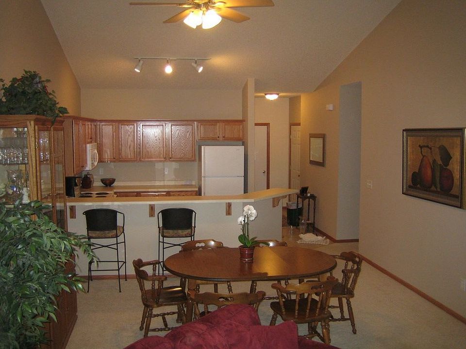 Large Vaulted main level with fireplace 2 bedrooms and 2 bathrooms. Fresh nuetral paint and upgraded lighting.