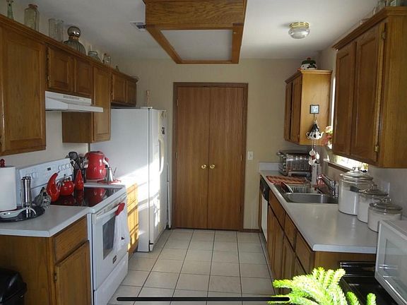 5th image of 2458 W Emil Dr