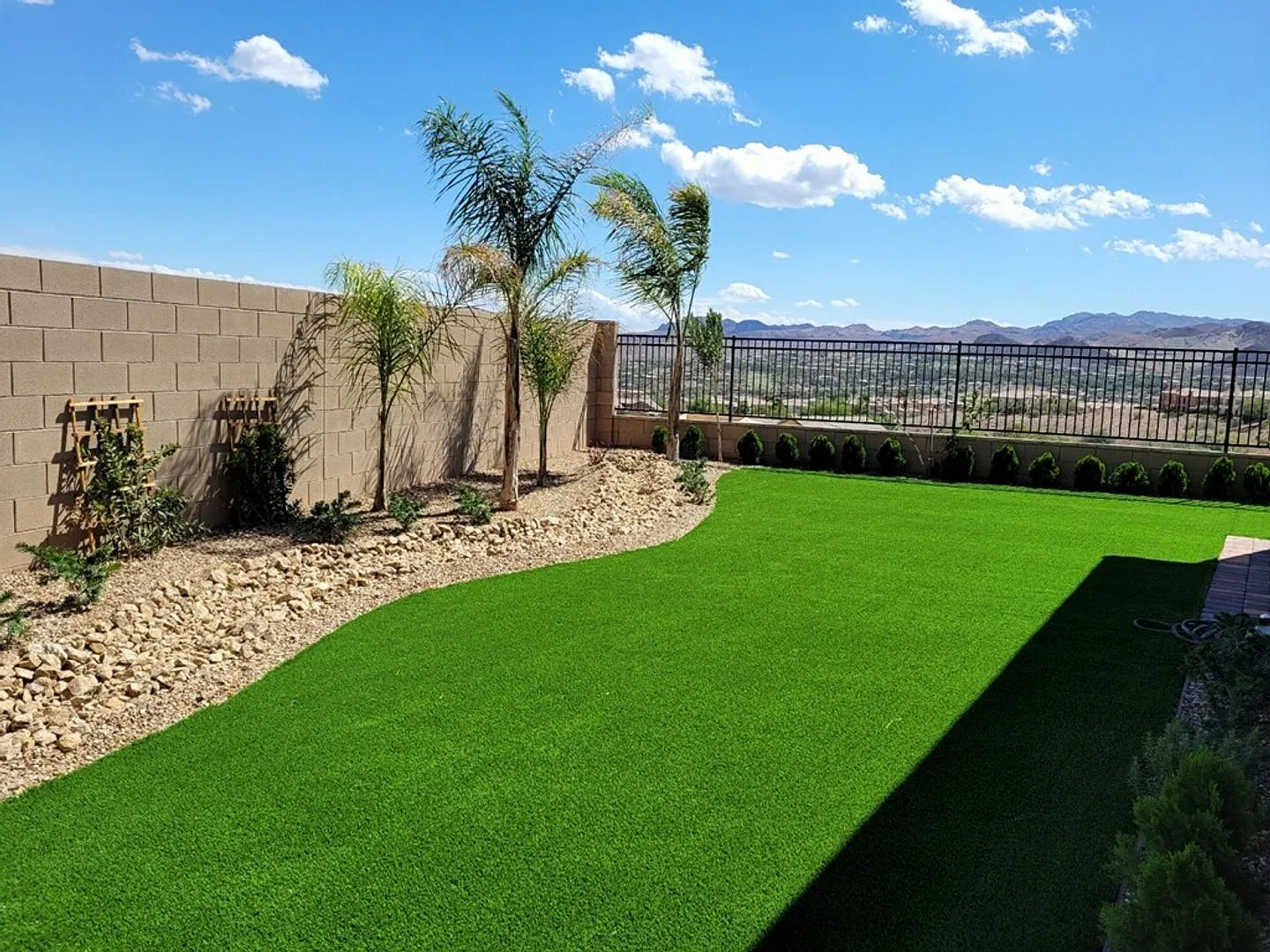 FOUR Car Tandem Garage - Views - Lake Las Vegas — Photo 3