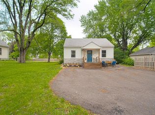 584 W Loula St, Olathe, KS 66061