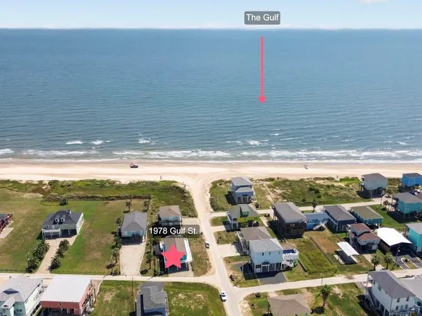 1978 Gulf St, Crystal Beach, TX 77650