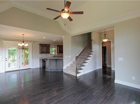 4th image of 807 Manner Lane 4 4 Lot C