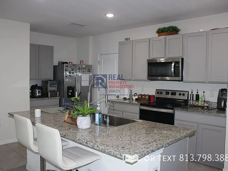 3199 Suncoast Plains Dr — Photo 12