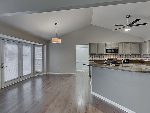 5th image of 11 Rockledge Ct