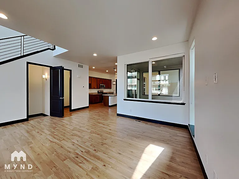 5894 Perth St — Photo 9