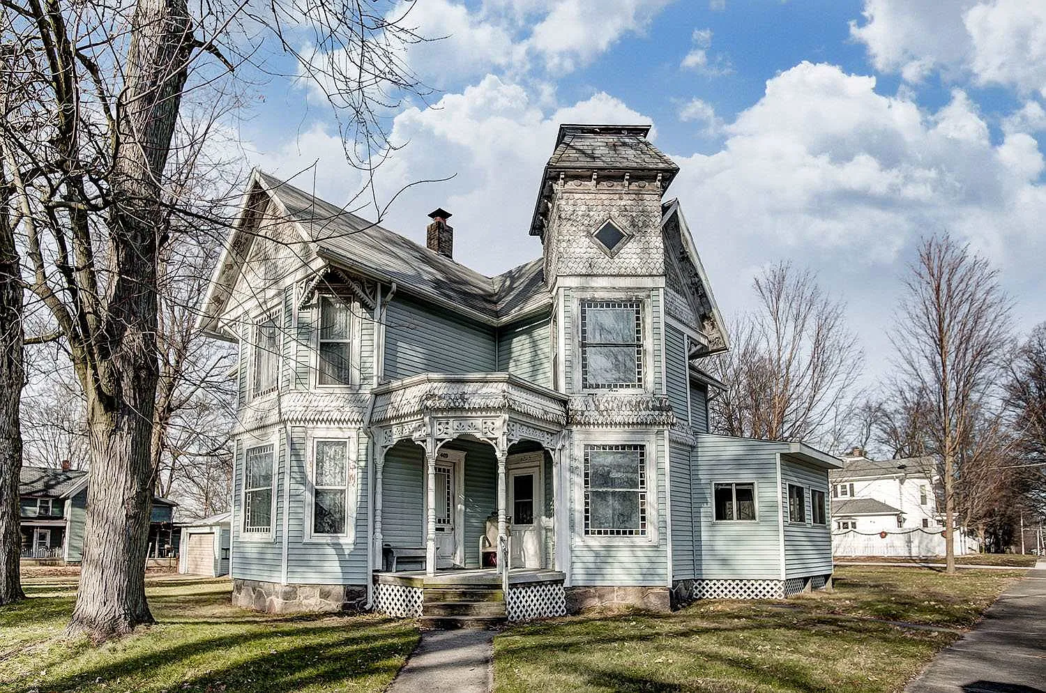 402 W Spring St photo 1