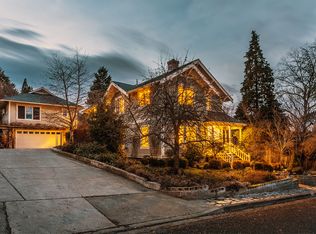 361 Scenic Dr, Ashland, OR 97520