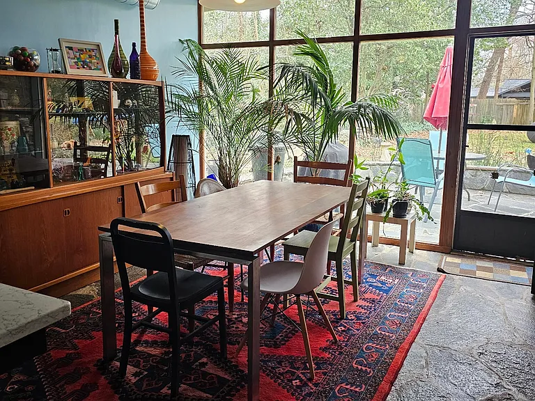 Shared dining room