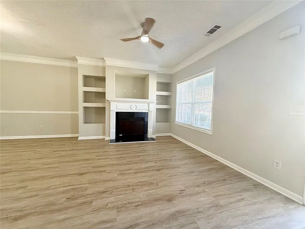 3 bed, 2.5 bath, 1460 sqft, $1,950 — Photo 3