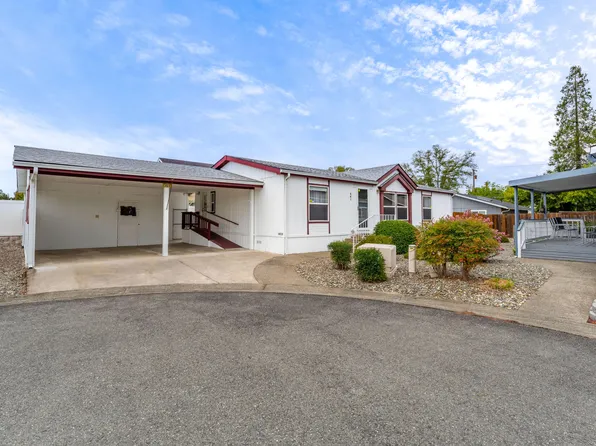 461 Whispering Willow Dr, Grants Pass, OR 97527