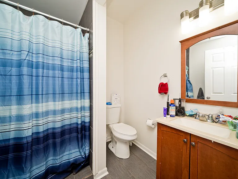 1431 W Flournoy St #2R — Photo 9