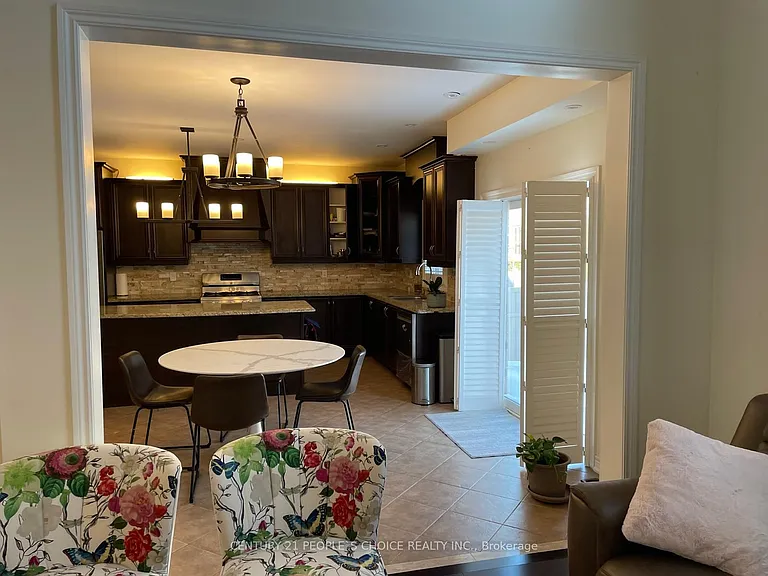 2486 Wasaga Dr — Photo 4
