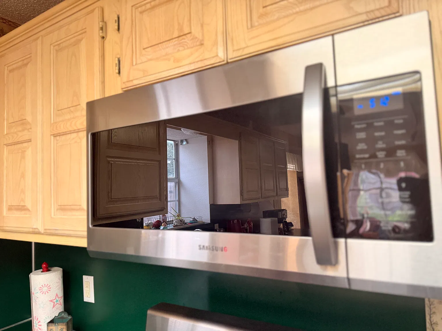 3 bed, 1976 sqft, $2,000 — Photo 2