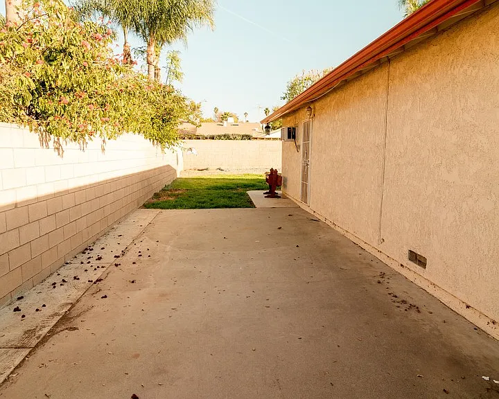 1943 S Belle Ave — Photo 31