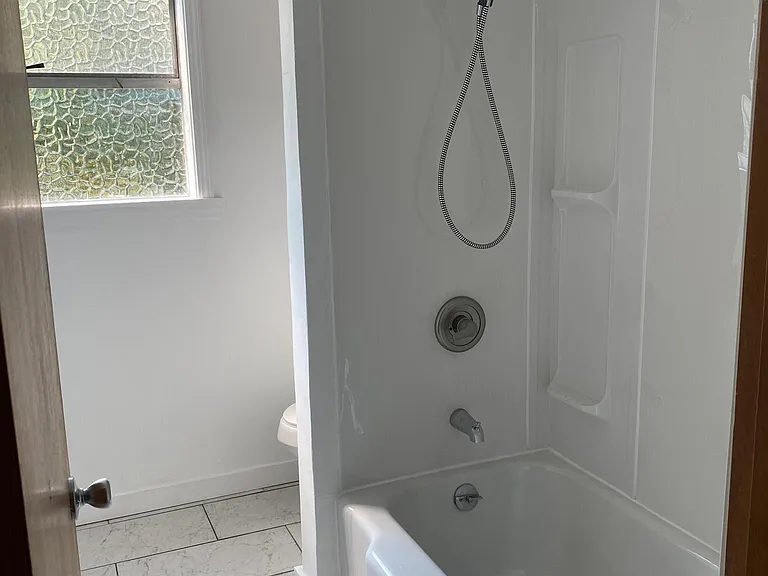 4217 E McGilvra St #6 — Photo 6