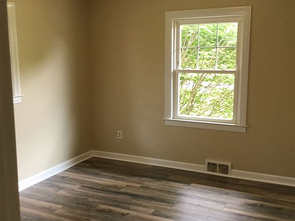 5th image of 1209 Westmeade Dr