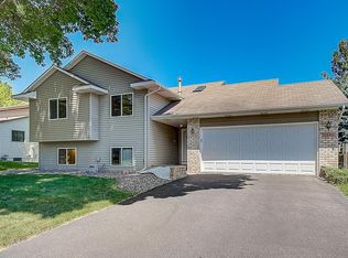 17886 S Shore Ln W, Eden Prairie, MN 55346