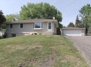 2075 68th St E, Inver Grove Heights, MN 55077